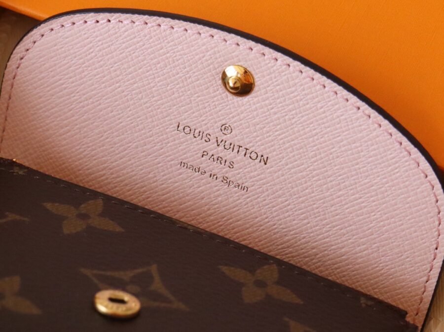 Tax-free version Rosalie Coin Purse M41939 Purple Red / 62361 Ballet Pink ❤️ P480 with full set of tax-free packaging Compact yet highly practical! This colorful envelope-style coin purse is the perfect companion for modern women in urban life. Its small size makes it easy to fit into a bag or even a pocket. Dimensions: 11X8cm - Image 2
