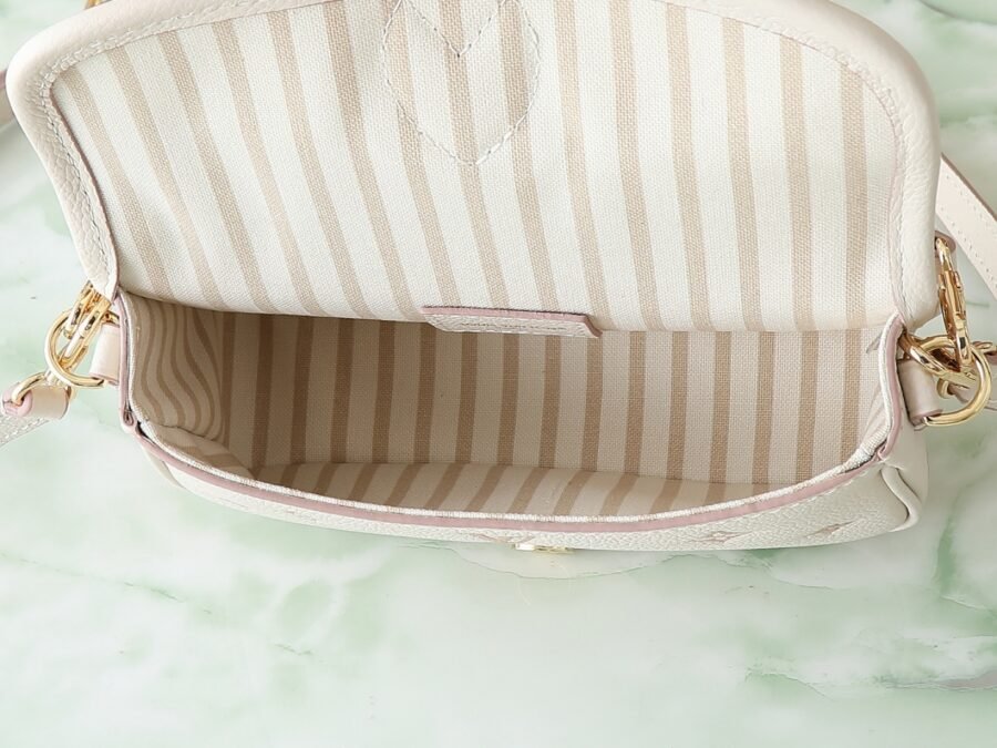 M13642 cream-colored full leather mini baguette bag - Image 7