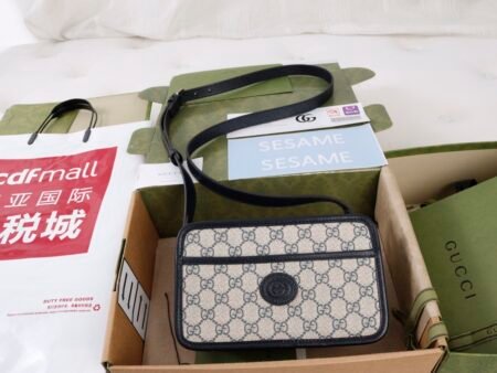 Black GG Supreme canvas bag -7711671